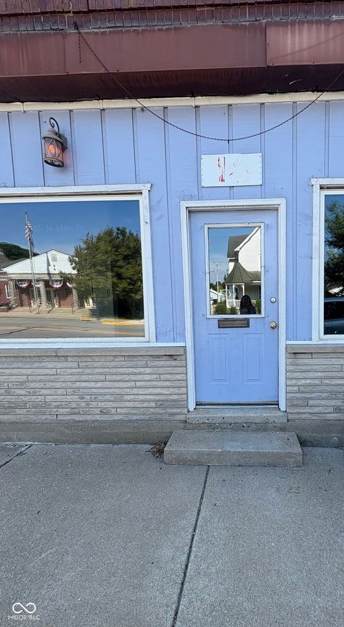 15 N Main St, Cloverdale, IN, 46120-8538 | Card Image