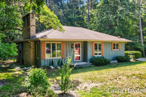 420 Pine Land Dr, Ada, MI, 49301-9119 | Card Image