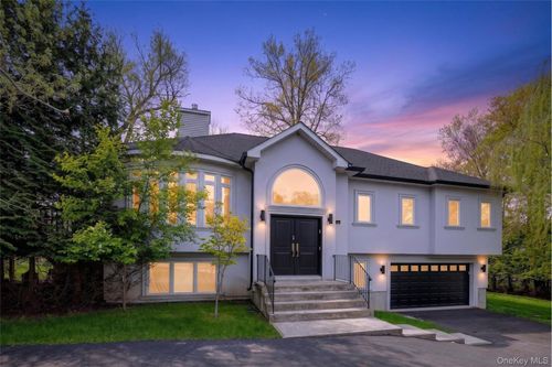 2 Greg Sikorsky Dr, Monsey, NY, 10952-1240 | Card Image