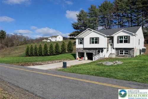 9 Country Club Rd, Ashland, PA, 17921-9044 | Card Image