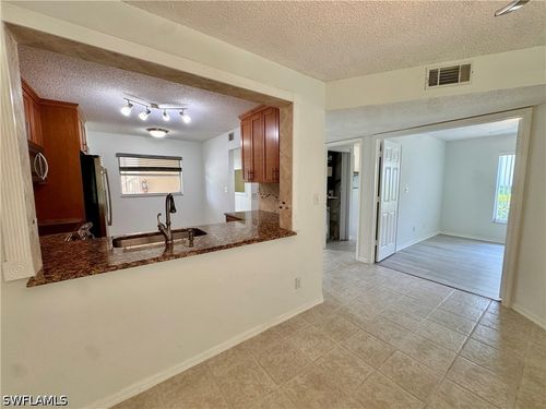 101-661 Squire Cir, NAPLES, FL, 34104-6579 | Card Image