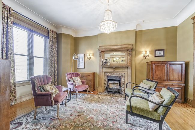24 Ray St N, House other with 5 bedrooms, 3 bathrooms and 4 parking in Hamilton ON | Image 6