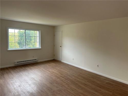 216 Fox Run Ln, Carmel, NY, 10512-2349 | Card Image