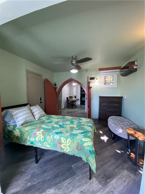 631 Benson Way, Thousand Oaks, CA, 91360-5915 | Card Image