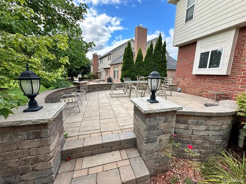 24561 Cavendish Ave E, Novi, MI, 48375-2361 | Card Image