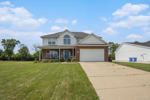 5304 Boomerang Cir, Newport, MI, 48166-9586 | Card Image