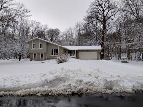 8125 Spring Valley Rd, Waconia, MN, 55387-9716 | Card Image