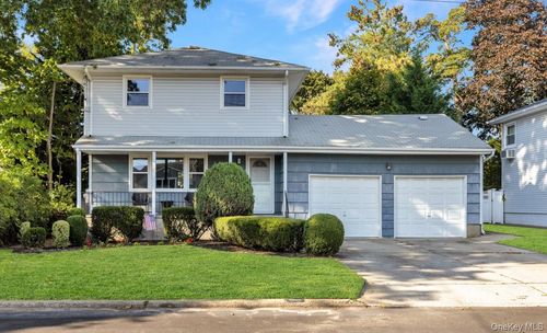 3015 Post Ave, Wantagh, NY, 11793-3224 | Card Image