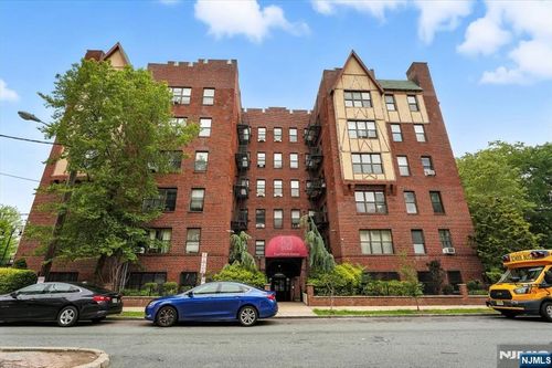 5 Pomona Ave, Newark, NJ, 07112-2300 | Card Image