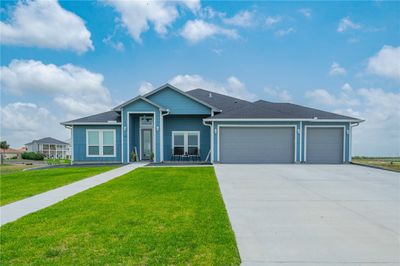 13 Westpointe Drive, House other with 4 bedrooms, 3 bathrooms and null parking in Rockport TX | Image 1