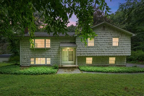 65 Slater Rd, Glastonbury, CT, 06033-1801 | Card Image