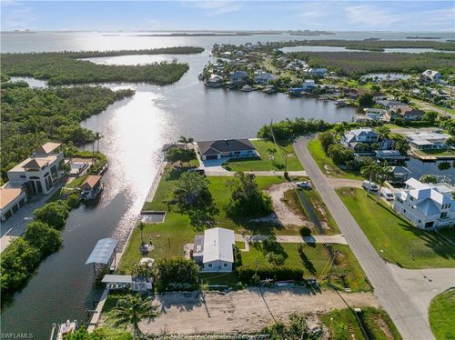 2880 8th Ave, St. James City, FL, 33956-2121 | Card Image
