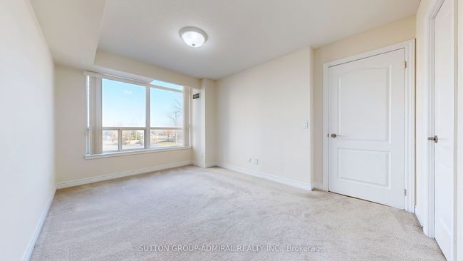204 - 60 Disera Dr, Condo with 2 bedrooms, 2 bathrooms and null parking in Vaughan ON | Image 25