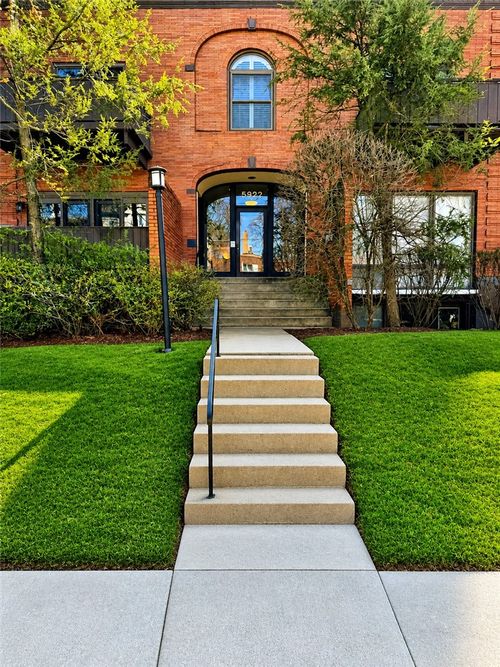 304-5922 Howe St, Pittsburgh, PA, 15232-2834 | Card Image