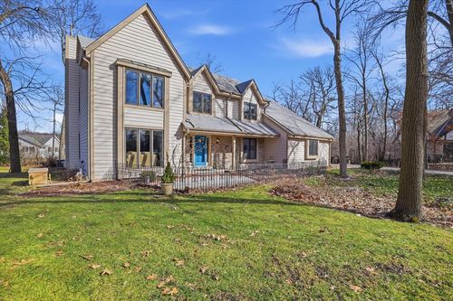 2100 S Cherrywood Court, New Berlin, WI, 53151 | Card Image