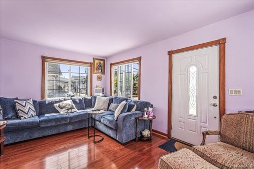88 Buffalo Ave, East Atlantic Beach, NY, 11561-1028 | Card Image