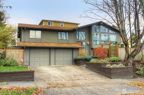 3314 E Pike St, Seattle, WA, 98122-3360 | Card Image