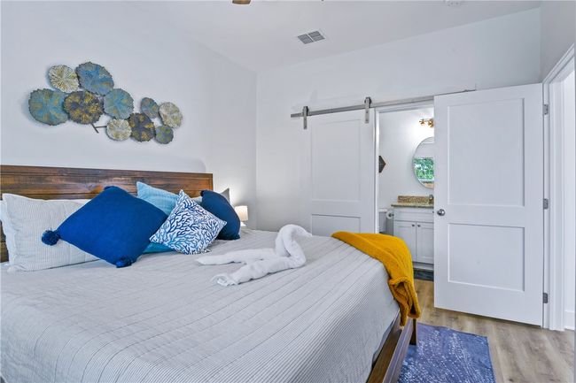 300 Rustic Oak Ln, House other with 3 bedrooms, 2 bathrooms and 3 parking in Rockport TX | Image 6