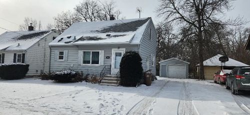 404 12th St Se, Austin, MN, 55912-4230 | Card Image