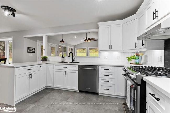1105 Rosseau Lake Rd 1, House other with 3 bedrooms, 2 bathrooms and 8 parking in Windermere ON | Image 6