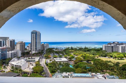 902-2092 Kuhio Ave, Honolulu, HI, 96815-2148 | Card Image