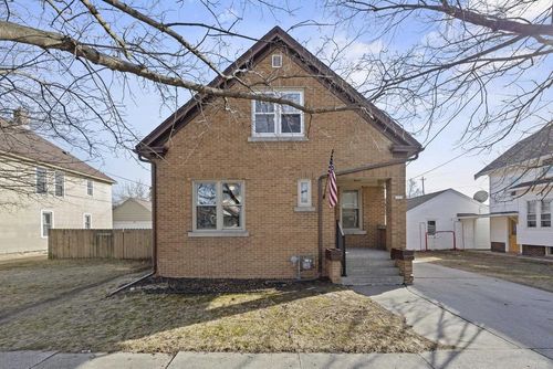 2111 Hamilton Street, Manitowoc, WI, 54220 | Card Image