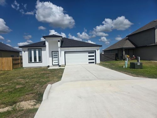 1035 Road 5501, Cleveland, TX, 77327-4493 | Card Image