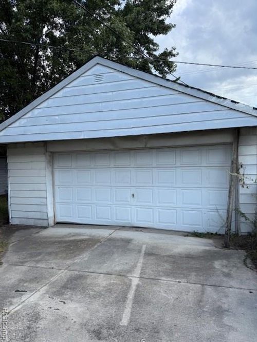 20030 Ohio St, Detroit, MI, 48221-1117 | Card Image