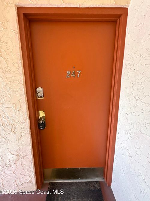 247 San Juan Cir, Melbourne, FL, 32935-5478 | Card Image