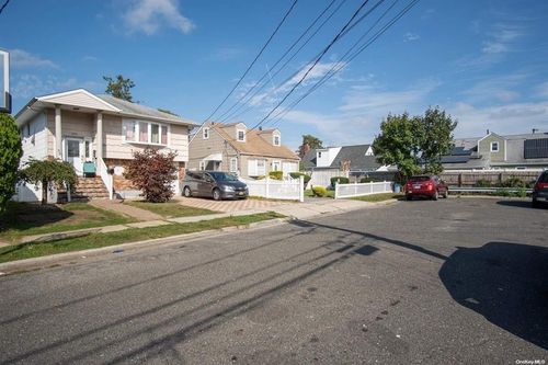 1093 Fayette St, Uniondale, NY, 11553-1730 | Card Image