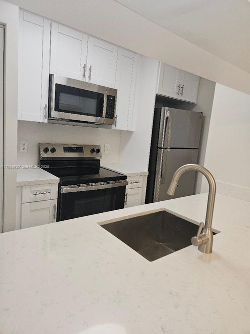 201-9716 Hammocks Blvd, Miami, FL, 33196 | Card Image