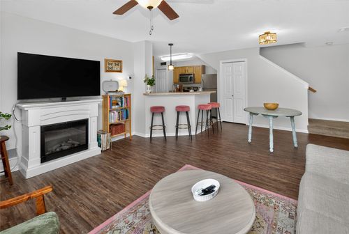 unit-2011-8610 Ep True Pkwy, West Des Moines, IA, 50266-8166 | Card Image