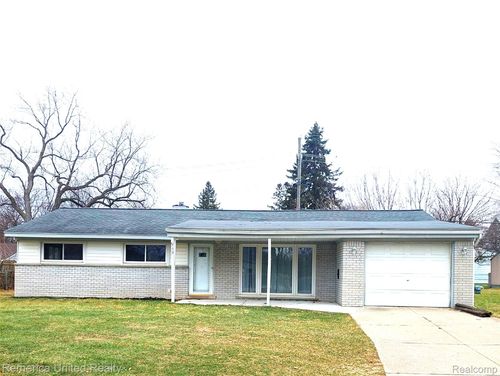 945 N Commerce Rd, Commerce Township, MI, 48382-2604 | Card Image