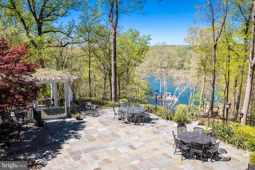658 Live Oak Dr, MCLEAN, VA, 22101-1563 | Card Image