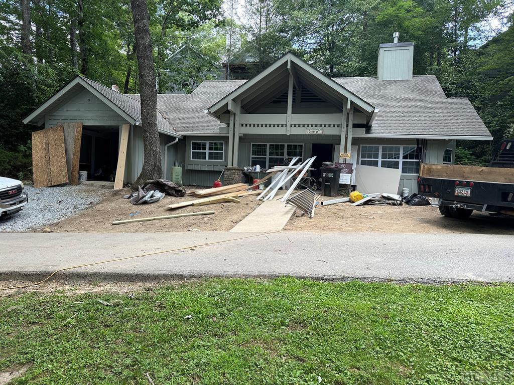 Honeysuckle Ln, Highlands, NC 28741