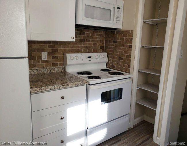 622 E 12 Mile Rd, House other with 3 bedrooms, 1 bathrooms and null parking in Royal Oak MI | Image 12