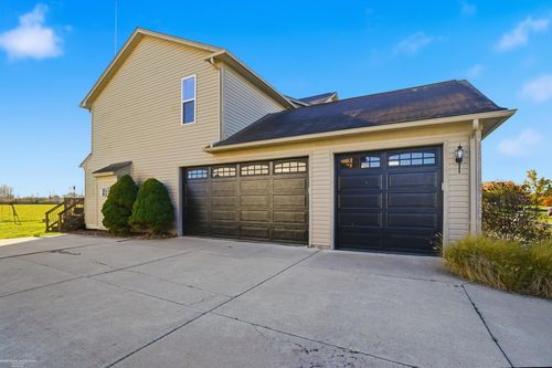 27763 E Mockingbird Dr, Flat Rock, MI, 48134-4704 | Card Image