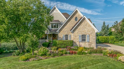 13487 Cambridge Dr, Lemont, IL, 60439-7340 | Card Image