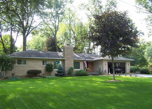 4835 Staten Dr, Jackson, MI, 49201-8936 | Card Image