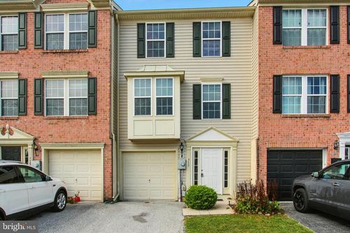 713 Grant Dr, HANOVER, PA, 17331-2079 | Card Image