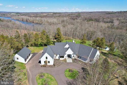 2 Cedar Ln, ERWINNA, PA, 18920-9257 | Card Image