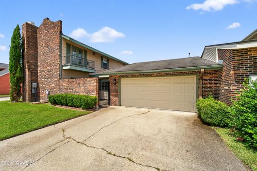 1009 Rue De Pierre, New Iberia, LA, 70563-2121 | Card Image