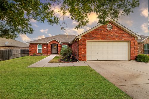 8908 Jill St, White Settlement, TX, 76108-2939 | Card Image