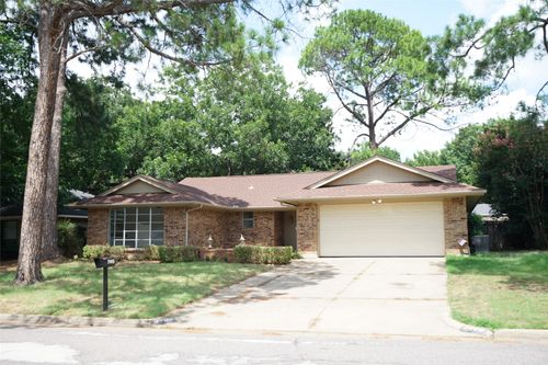 3905 Glenbrook Drive, Arlington, TX, 76015 | Card Image