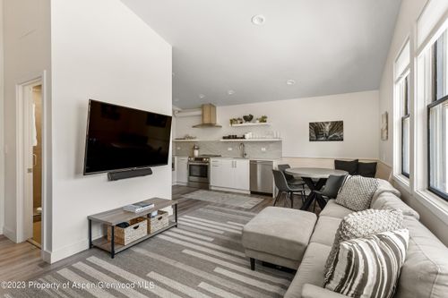 210p1b6-220 W Main St, Aspen, CO, 81611-1767 | Card Image