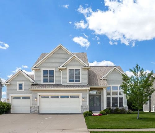 5700 Emily Rd, Bettendorf, IA, 52722-1244 | Card Image