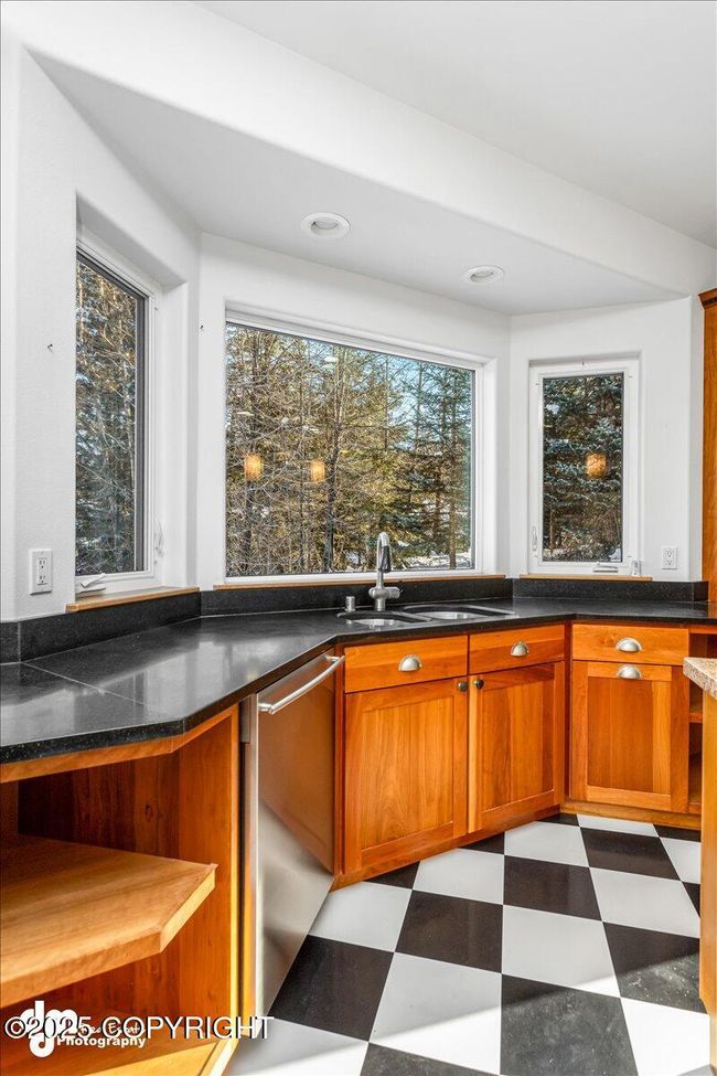 44 Kitchen | Image 45