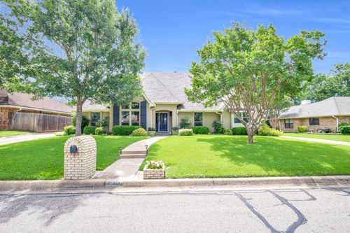 1130 Clubhouse Dr, Mansfield, TX, 76063-2676 | Card Image