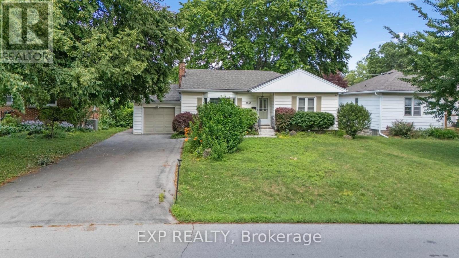 Residential in Burlington (LaSalle) 2