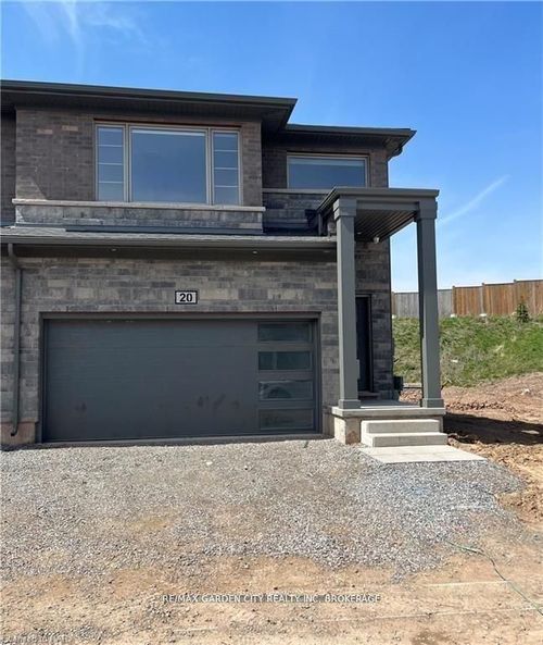 20-4552 Portage Rd, Niagara Falls, ON, L2E0B8 | Card Image